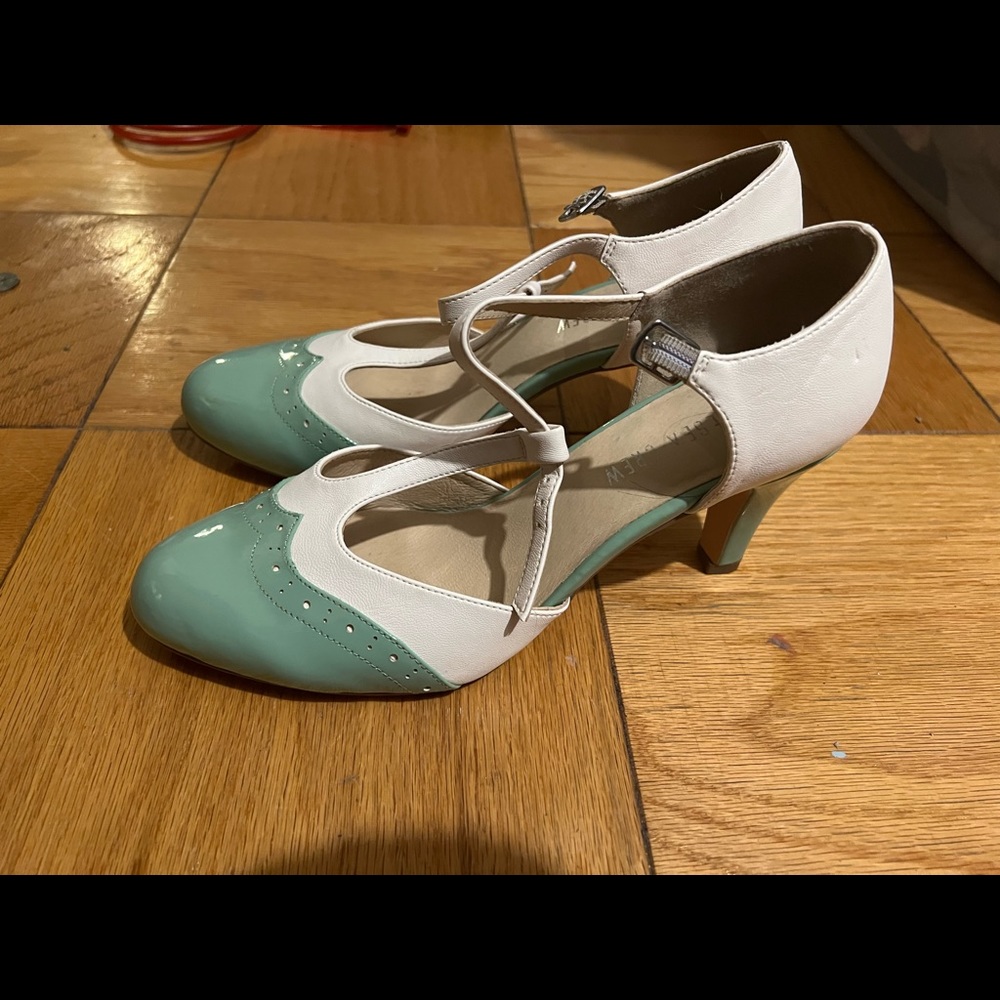 Chelsea Crew mint heels